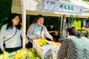 三节未打完里夫斯已得到赛季新高的24分 但本场不计入本赛季统计